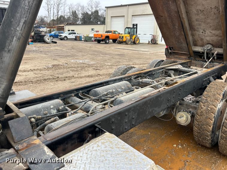 image for item FC5108 2000 Western Star 4800 dump truck