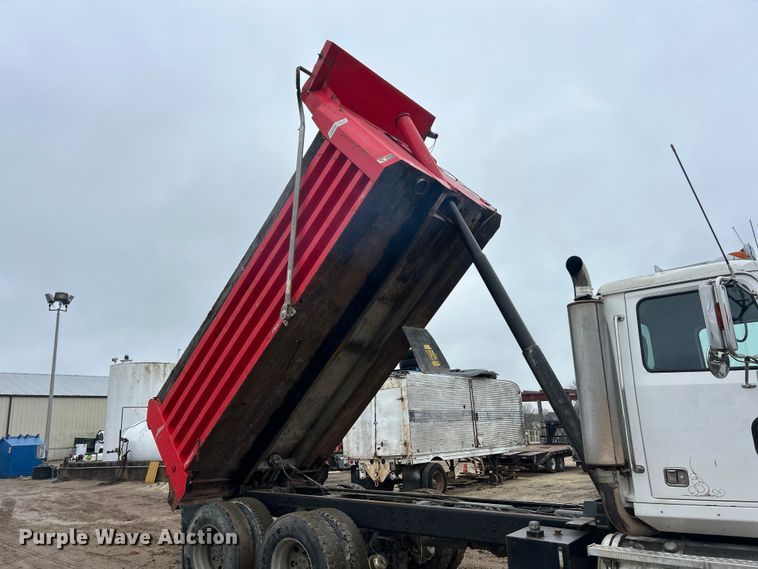 image for item FC5108 2000 Western Star 4800 dump truck