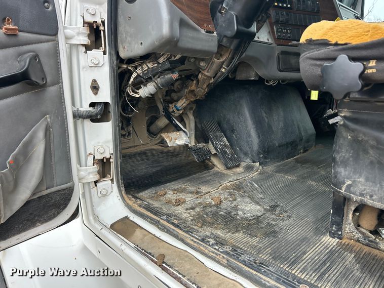 image for item FC5108 2000 Western Star 4800 dump truck