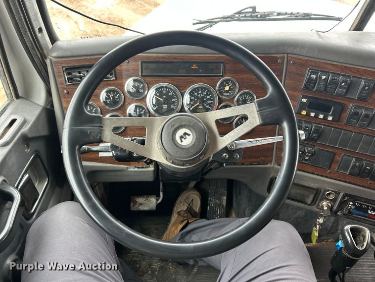 image for item FC5108 2000 Western Star 4800 dump truck