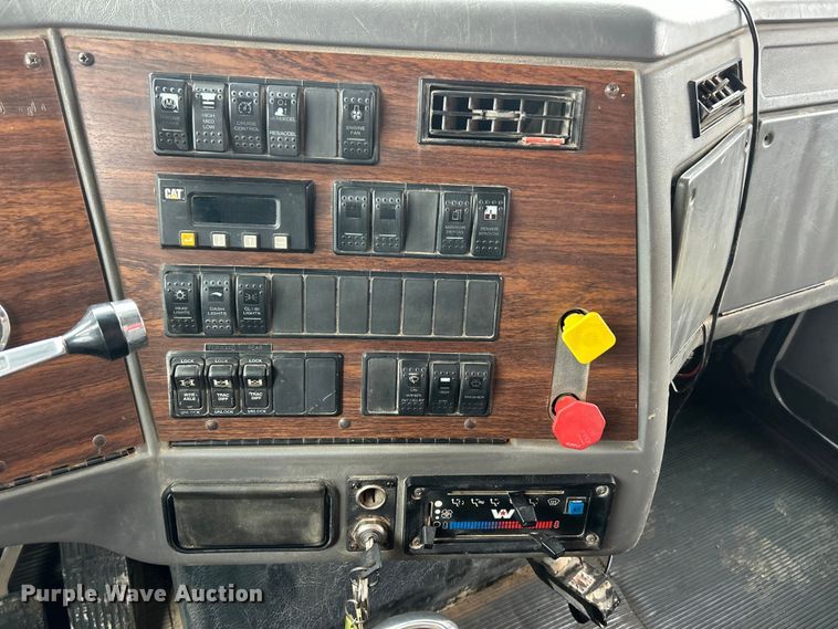 image for item FC5108 2000 Western Star 4800 dump truck