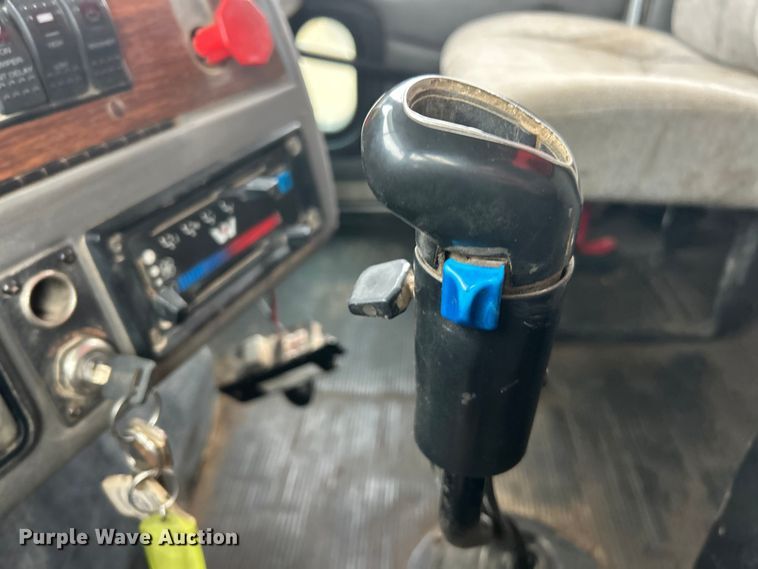 image for item FC5108 2000 Western Star 4800 dump truck