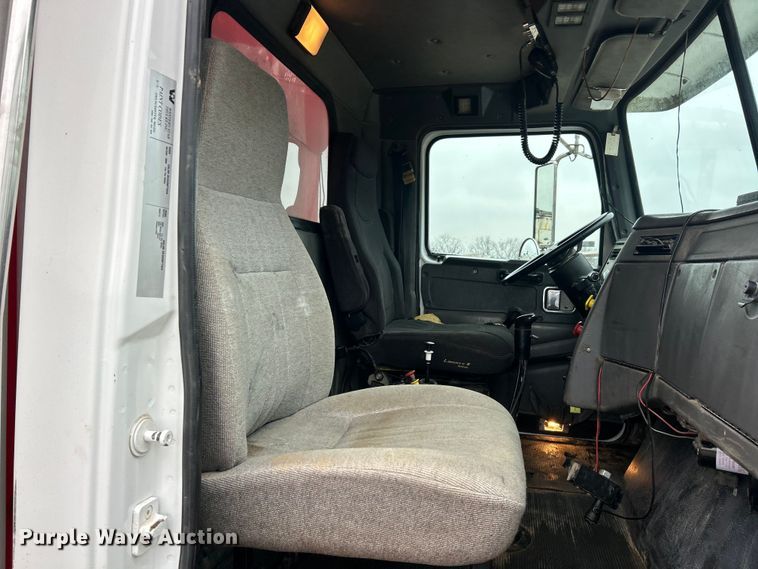 image for item FC5108 2000 Western Star 4800 dump truck