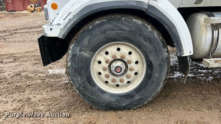 image for item FC5108 2000 Western Star 4800 dump truck