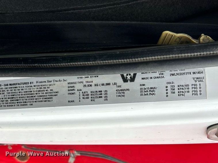 image for item FC5108 2000 Western Star 4800 dump truck