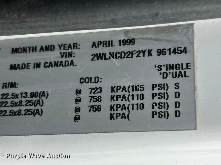 image for item FC5108 2000 Western Star 4800 dump truck