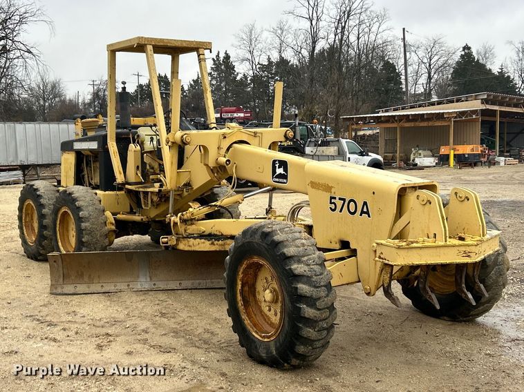 image for item FC5110 1972 John Deere 570A motor grader