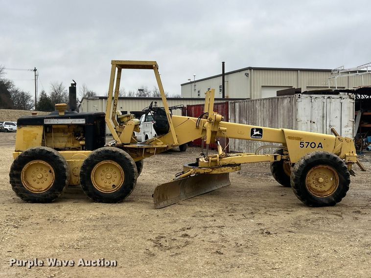 image for item FC5110 1972 John Deere 570A motor grader
