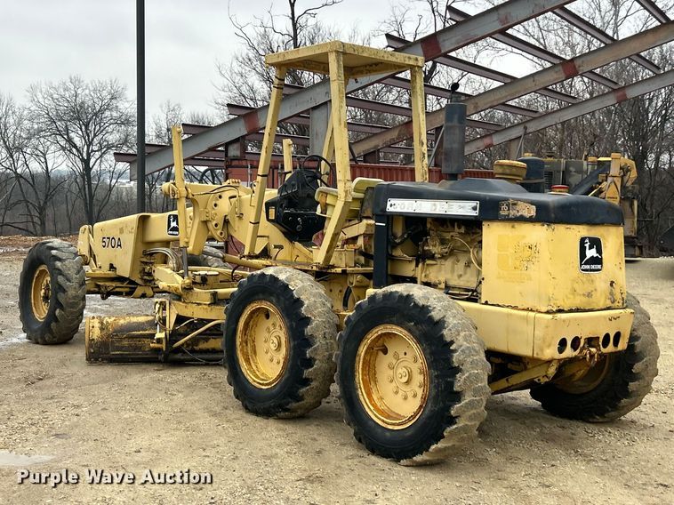 image for item FC5110 1972 John Deere 570A motor grader