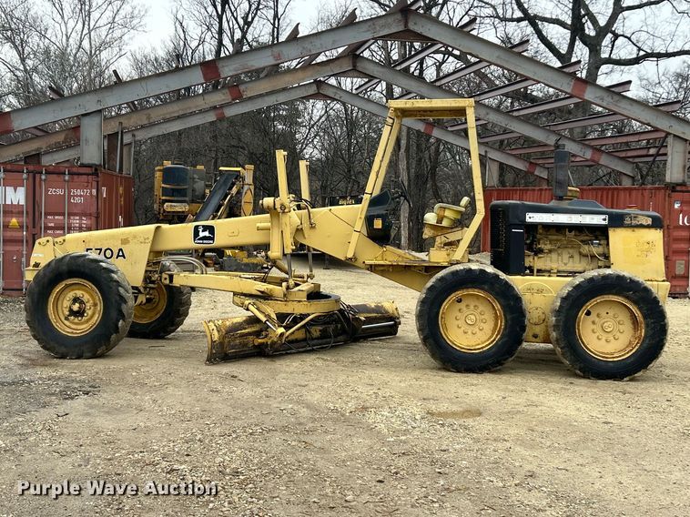 image for item FC5110 1972 John Deere 570A motor grader
