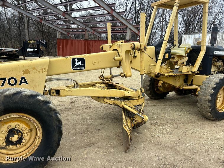 image for item FC5110 1972 John Deere 570A motor grader