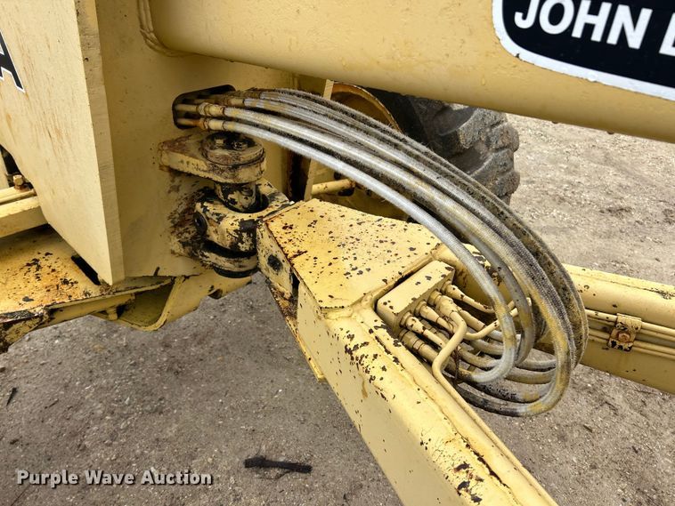 image for item FC5110 1972 John Deere 570A motor grader