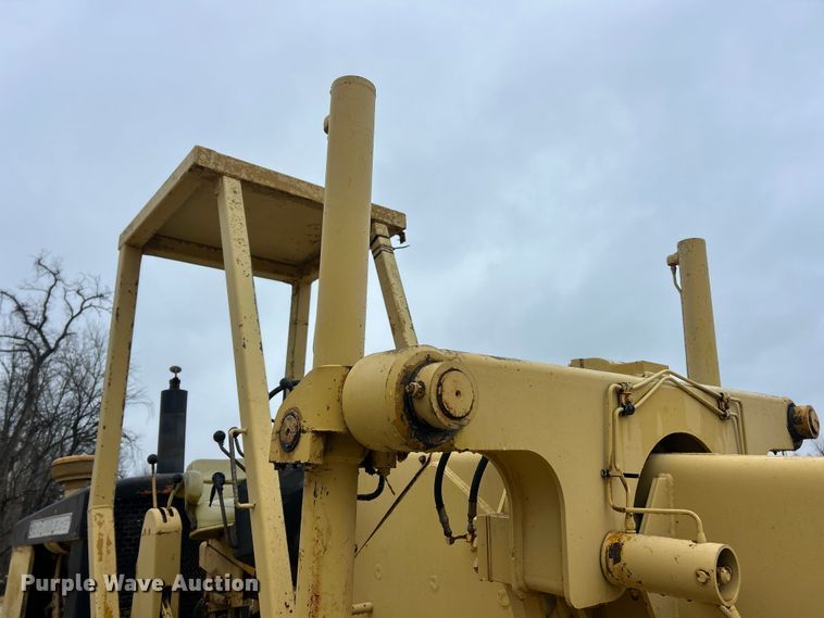 image for item FC5110 1972 John Deere 570A motor grader