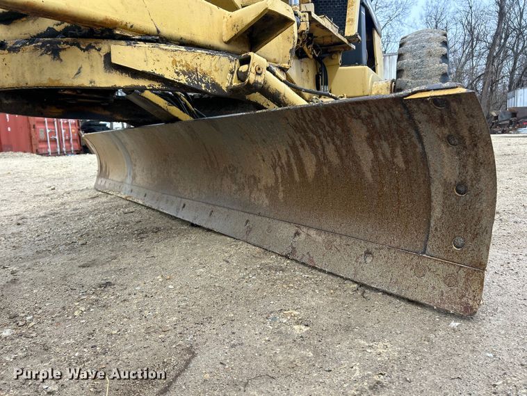 image for item FC5110 1972 John Deere 570A motor grader