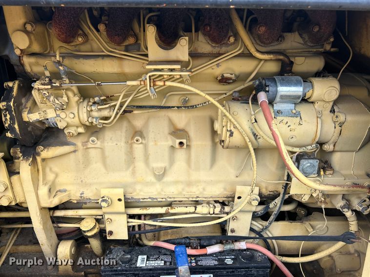 image for item FC5110 1972 John Deere 570A motor grader