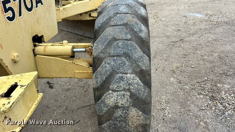 image for item FC5110 1972 John Deere 570A motor grader