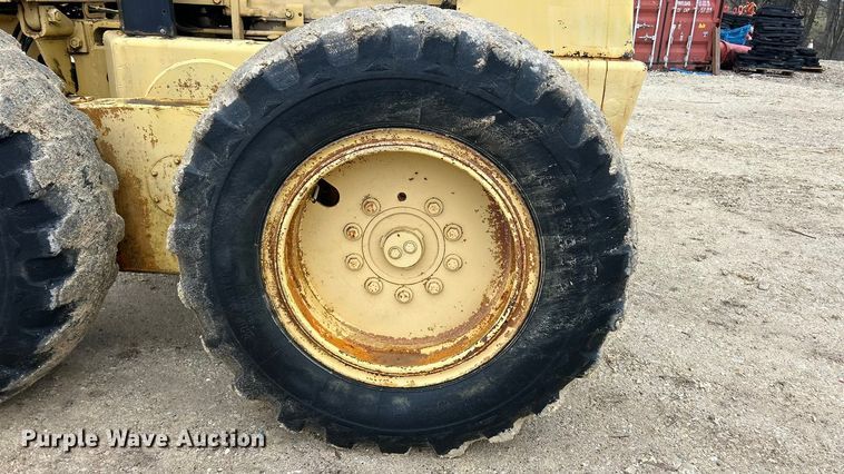 image for item FC5110 1972 John Deere 570A motor grader