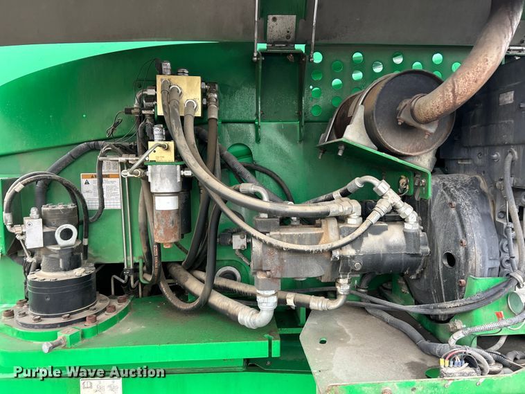 image for item FC5132 2012 Genie S-85 boom lift