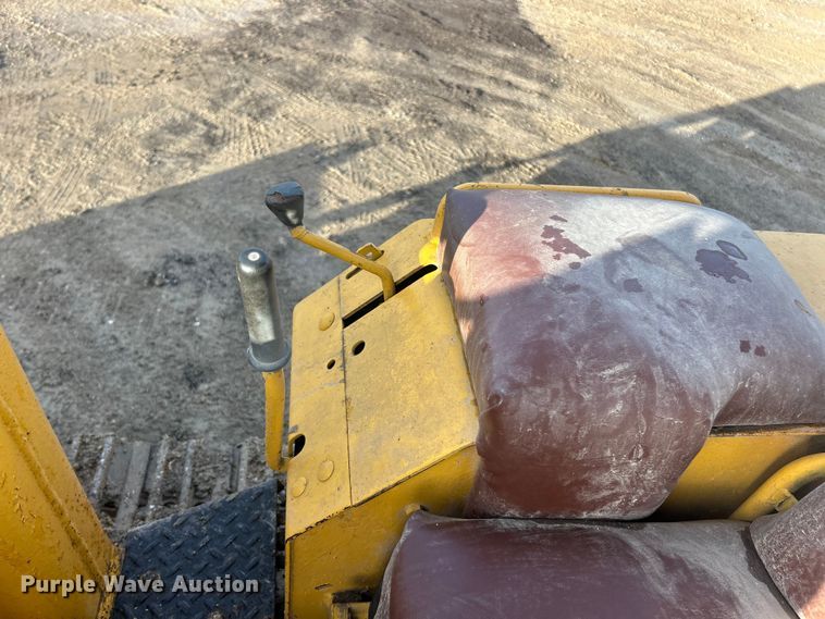 image for item FC5140 John Deere JD350 track loader