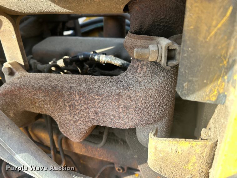 image for item FC5140 John Deere JD350 track loader