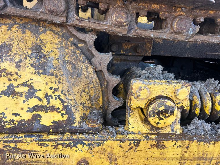 image for item FC5140 John Deere JD350 track loader