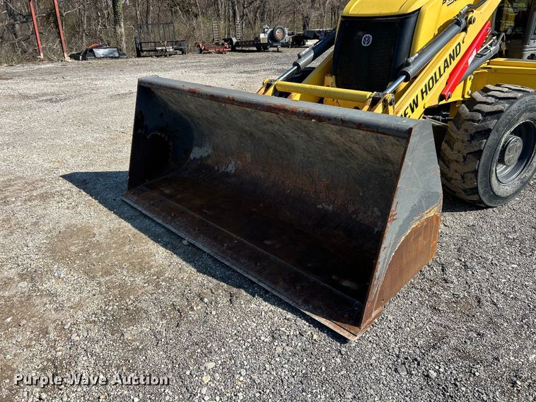 image for item FC5165 2018 New Holland B95C backhoe