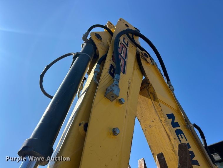 image for item FC5165 2018 New Holland B95C backhoe