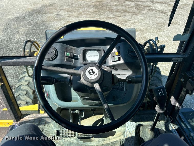 image for item FC5165 2018 New Holland B95C backhoe