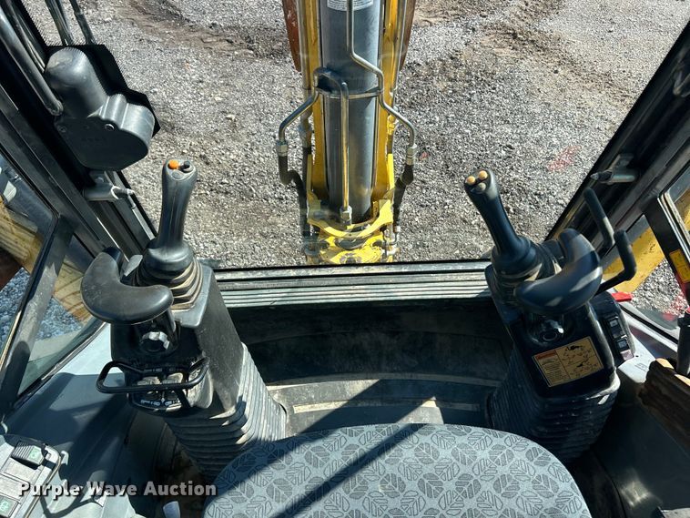 image for item FC5165 2018 New Holland B95C backhoe