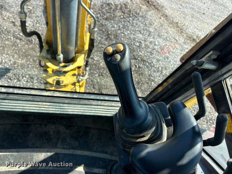 image for item FC5165 2018 New Holland B95C backhoe