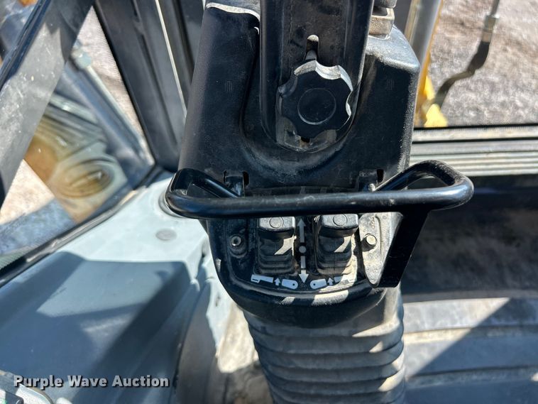 image for item FC5165 2018 New Holland B95C backhoe