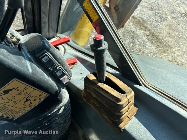 image for item FC5165 2018 New Holland B95C backhoe