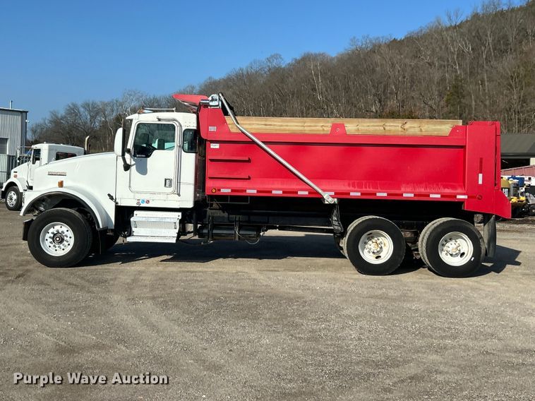 image for item FC5166 2001 Kenworth W900B dump truck