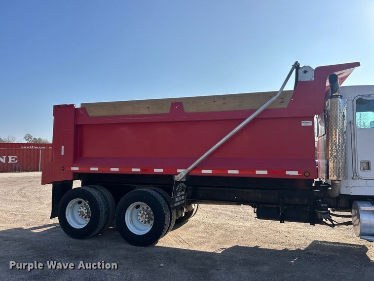 image for item FC5166 2001 Kenworth W900B dump truck