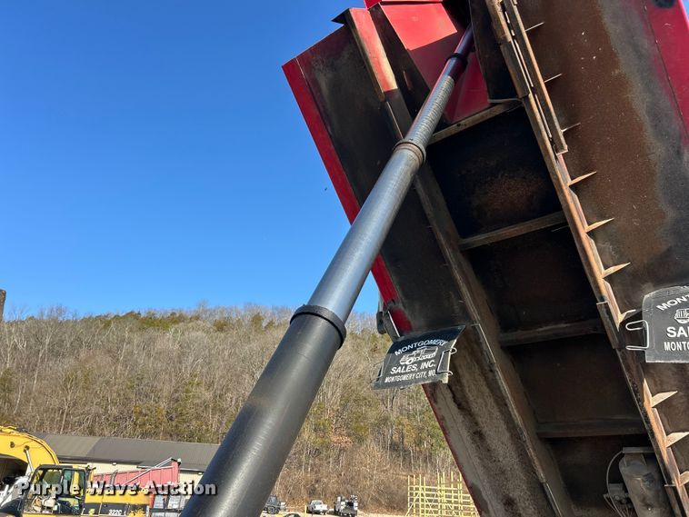 image for item FC5166 2001 Kenworth W900B dump truck