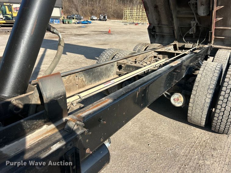 image for item FC5166 2001 Kenworth W900B dump truck