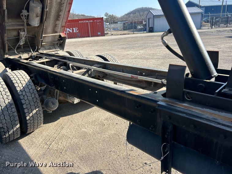 image for item FC5166 2001 Kenworth W900B dump truck