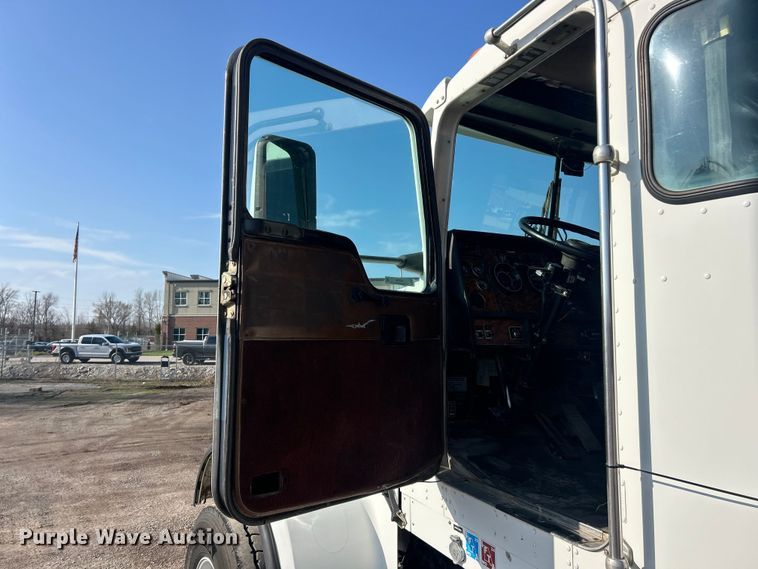 image for item FC5166 2001 Kenworth W900B dump truck