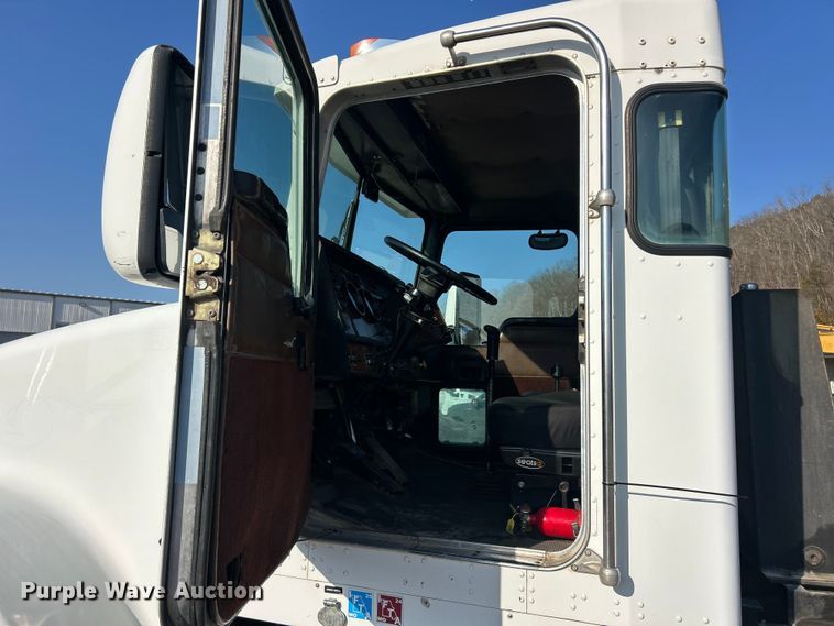 image for item FC5166 2001 Kenworth W900B dump truck