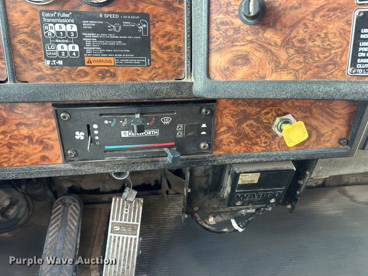 image for item FC5166 2001 Kenworth W900B dump truck