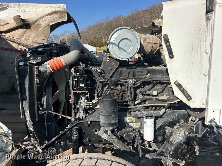 image for item FC5166 2001 Kenworth W900B dump truck