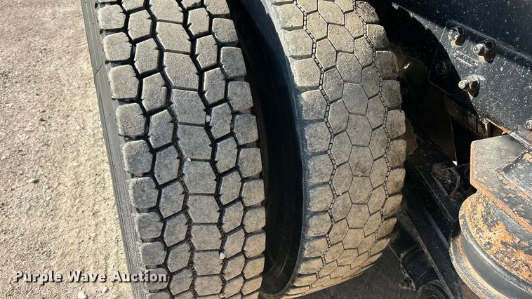 image for item FC5166 2001 Kenworth W900B dump truck