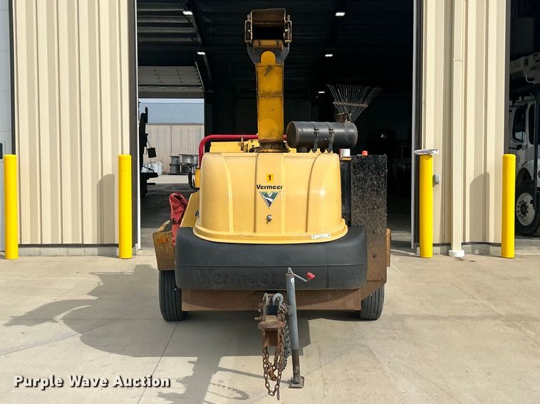 image for item FC5173 2008 Vermeer BC1500 wood chipper