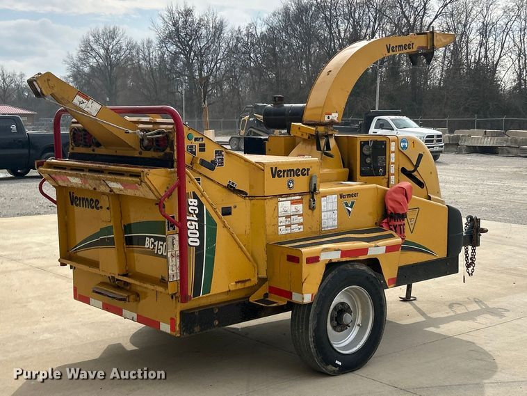 image for item FC5173 2008 Vermeer BC1500 wood chipper