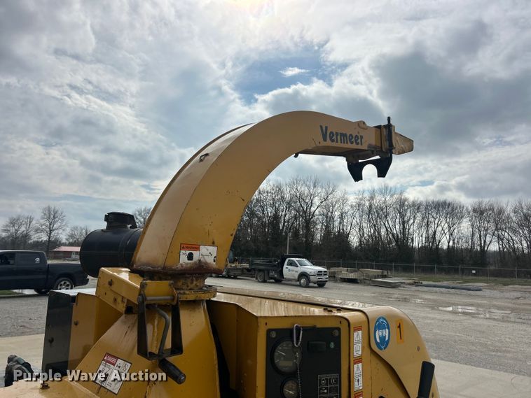 image for item FC5173 2008 Vermeer BC1500 wood chipper