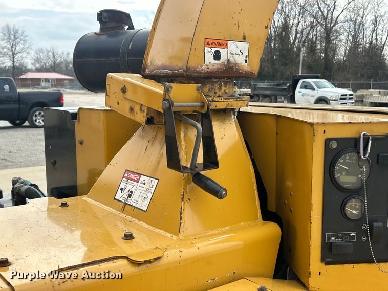 image for item FC5173 2008 Vermeer BC1500 wood chipper