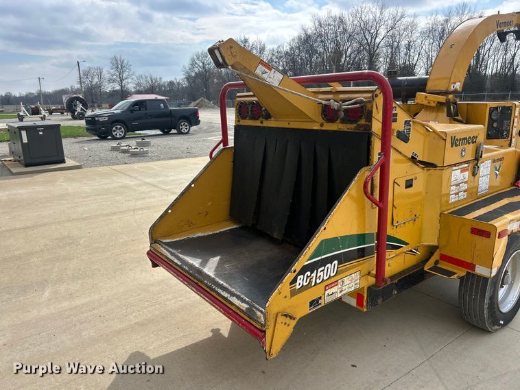 image for item FC5173 2008 Vermeer BC1500 wood chipper