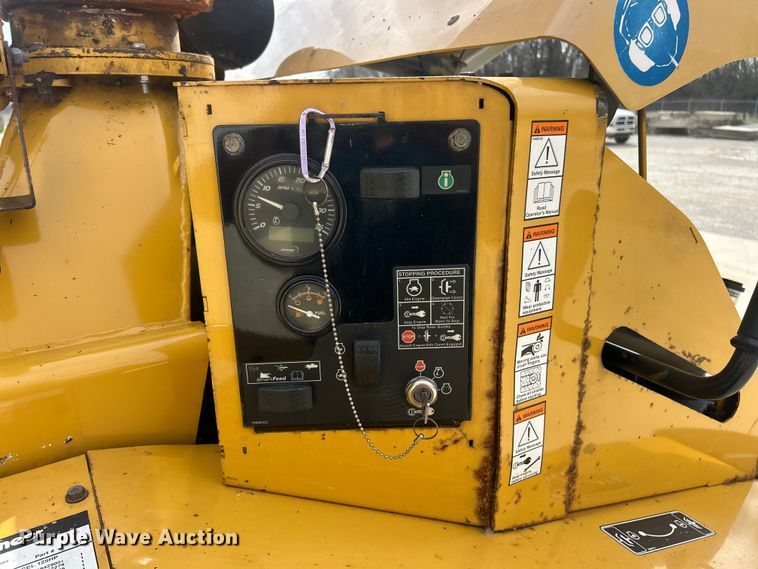 image for item FC5173 2008 Vermeer BC1500 wood chipper