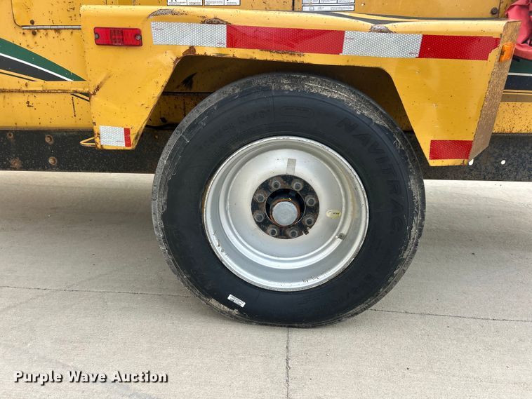 image for item FC5173 2008 Vermeer BC1500 wood chipper