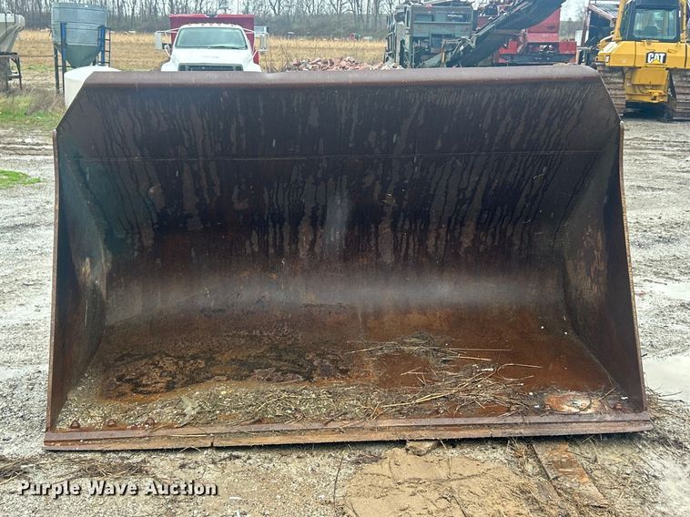 image for item FC5177 Tag wheel loader bucket